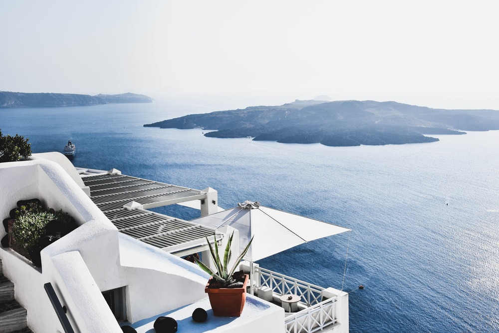 SAILING IN PARADISE